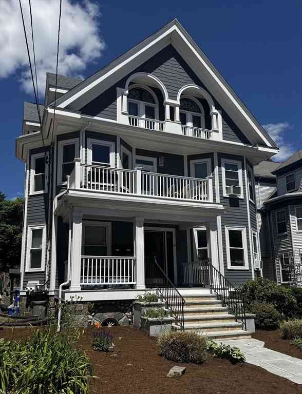 Apartment For Rent - 37 Bartlett Crescent #1<br/> Brookline, MA 02446