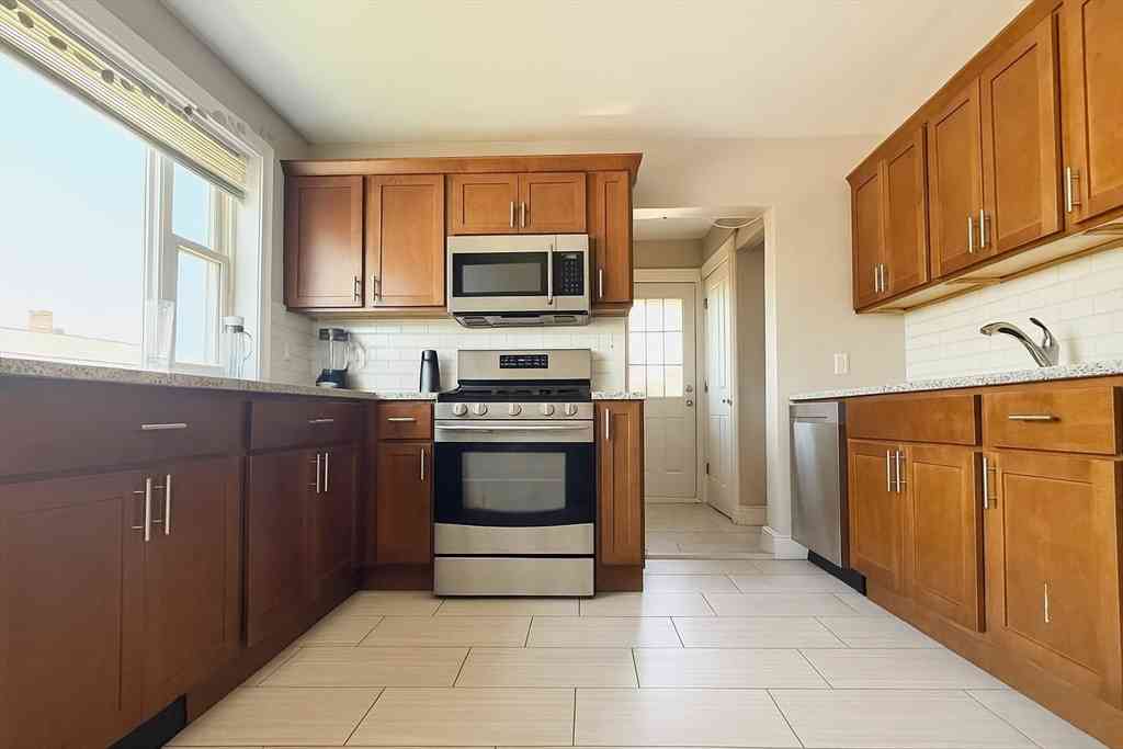 Homes For Rent - 128 Lawrence St #B<br/> Medford, MA 02155