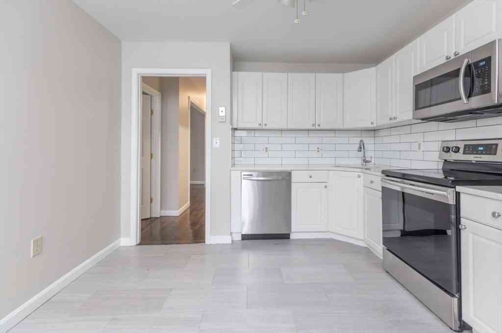 Condo For Rent - 15 Aspinwall Ave #4<br/> Brookline, MA 02446