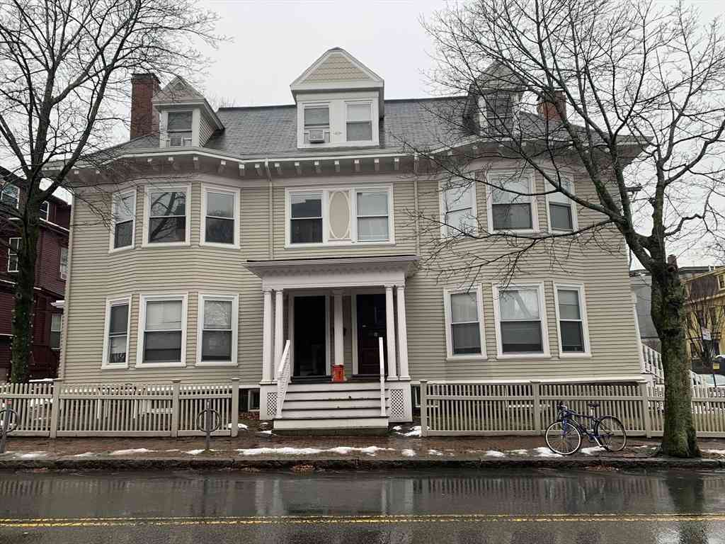 Apartment For Rent - 354 Harvard St #1<br/> Middlesex County, Cambridge, MA 02138