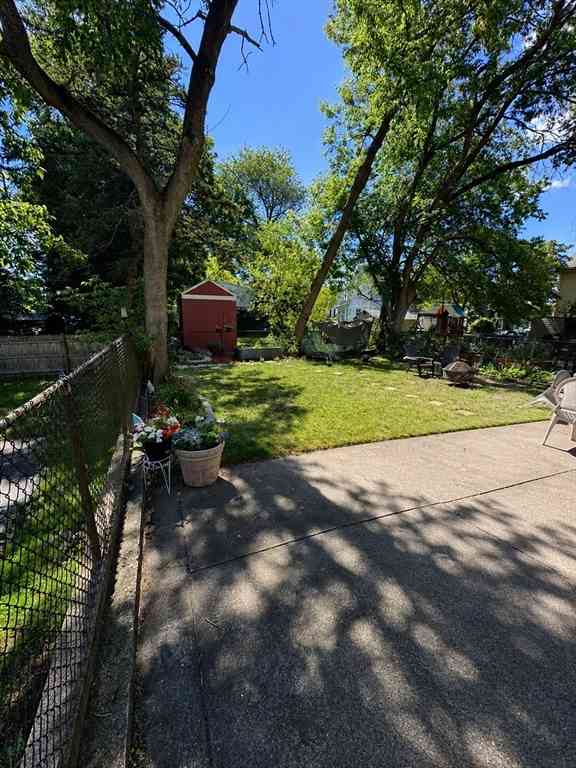 Homes For Rent - 9-1/2 E Collins St #1<br/> Salem, MA 01970