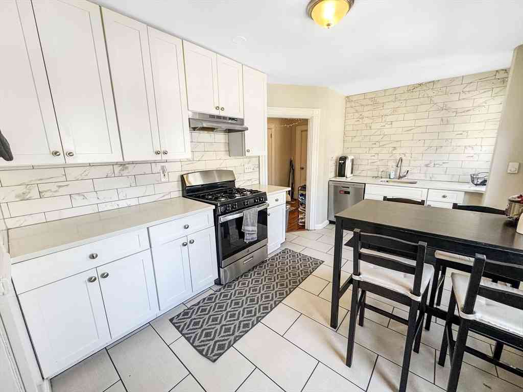 Condo For Rent - 107 Columbia Street #2<br/> Middlesex County, Cambridge, MA 02139