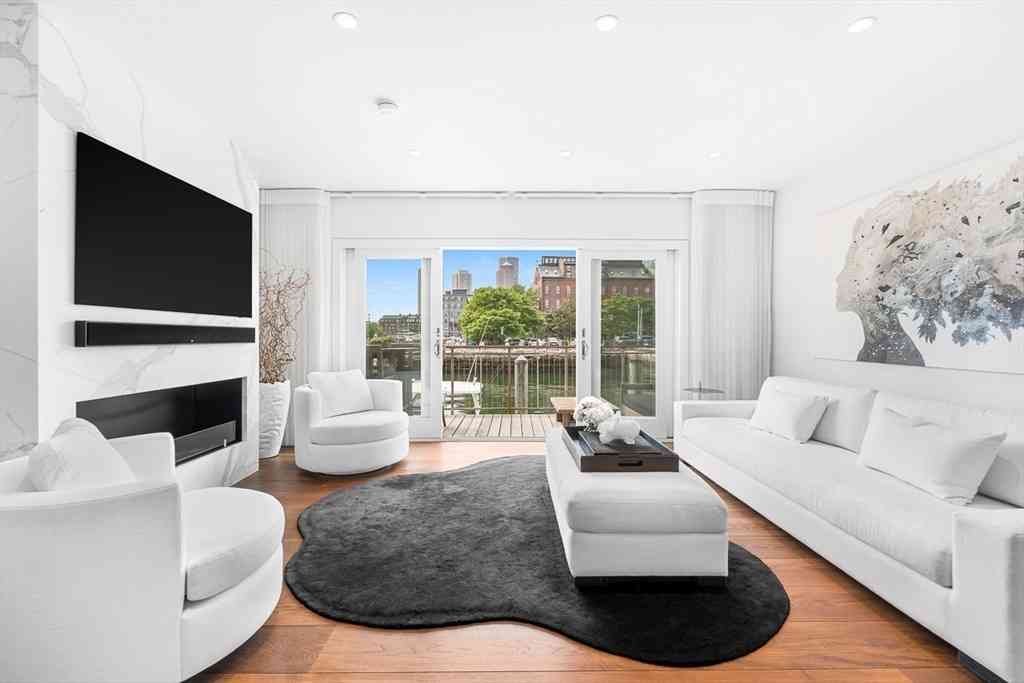 Condo For Sale - 15 Union Wharf #15<br/> Boston, MA 02109