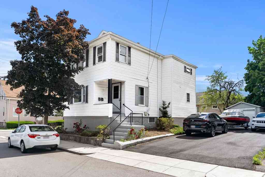 Multifamily For Rent - 11 Pinkert St<br/> Middlesex County, Medford, MA 02155