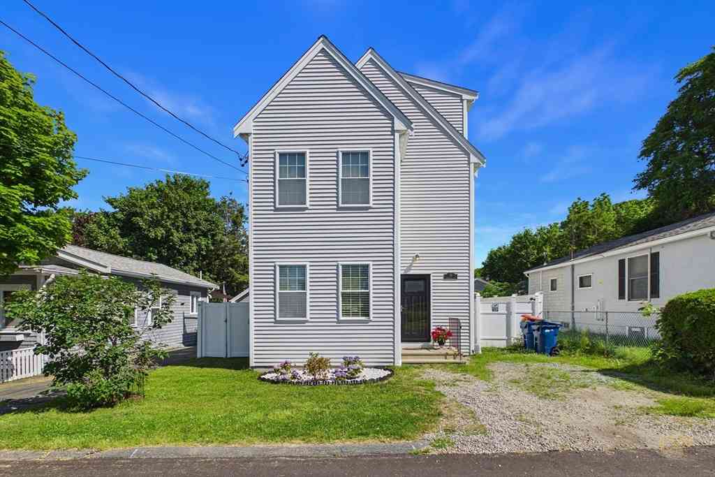 Homes For Sale - 26 Briercliffe Rd<br/> Fairhaven, MA 02719