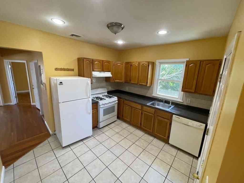 Apartment For Rent - 12 Harrow St #2<br/> Boston, MA 02125