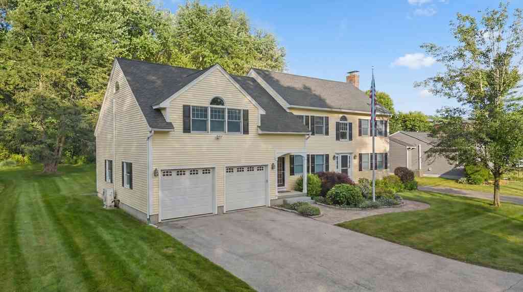 Homes For Sale - 17 Stone Ave<br/> Shrewsbury, MA 01545