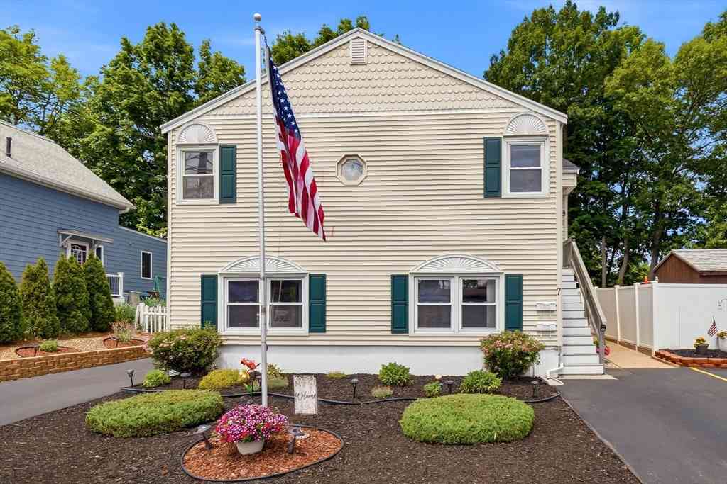 Multifamily For Rent - 7 Taylor St<br/> Saugus, MA 01906