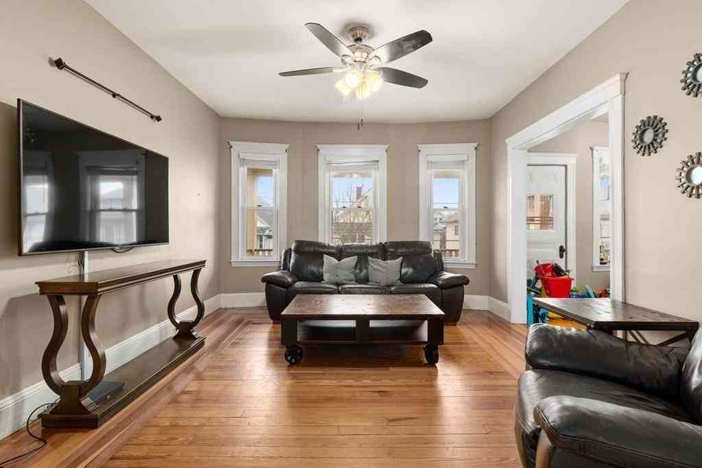 Apartment For Rent - 14 Bowdoin St #2<br/> Middlesex County, Medford, MA 02155
