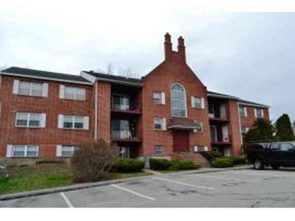 Condo For Rent - 7 Louisburg Sq #9<br/> Nashua, NH 03060