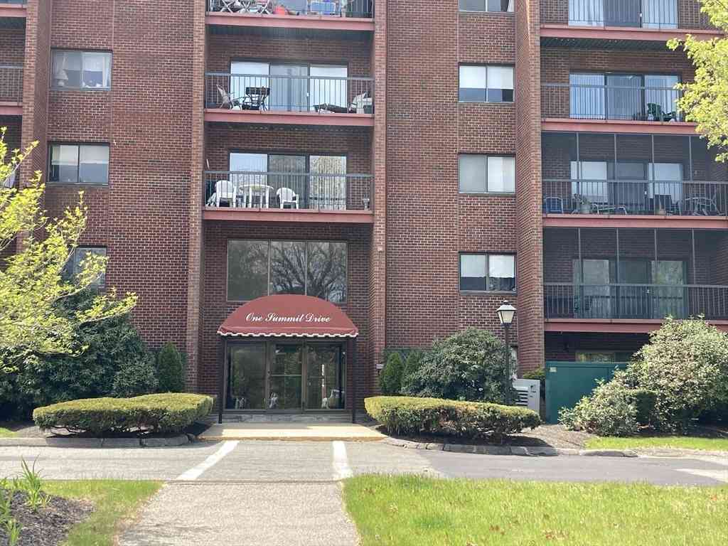 Condo For Sale - ONE Summit Dr. #57<br/> Reading, MA 01867