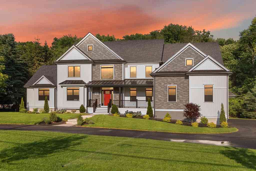 Homes For Sale - 61 Lexington Street<br/> Burlington, MA 01803