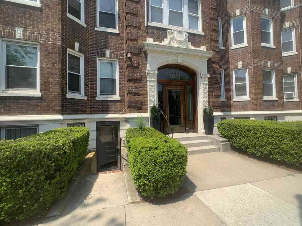 Condo For Rent - 1641 Commonwealth Avenue #19<br/> Boston, MA 02135