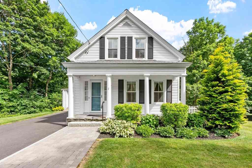 Homes For Sale - 16 Chapel St<br/> Worcester County, Ashburnham, MA 01430