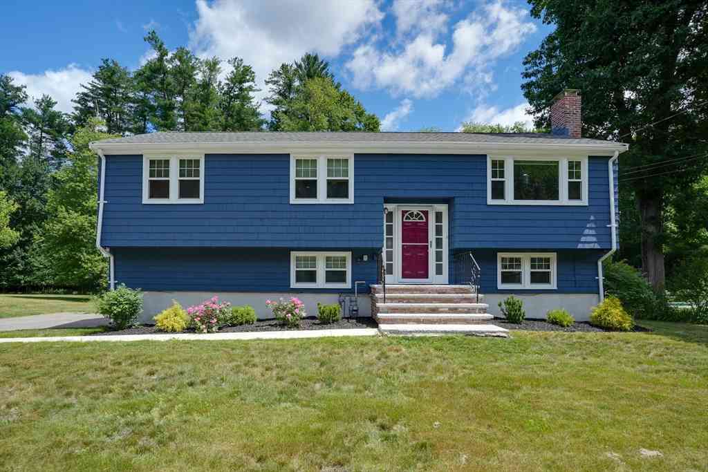 Homes For Sale - 7 Alcine Ln<br/> Burlington, MA 01803