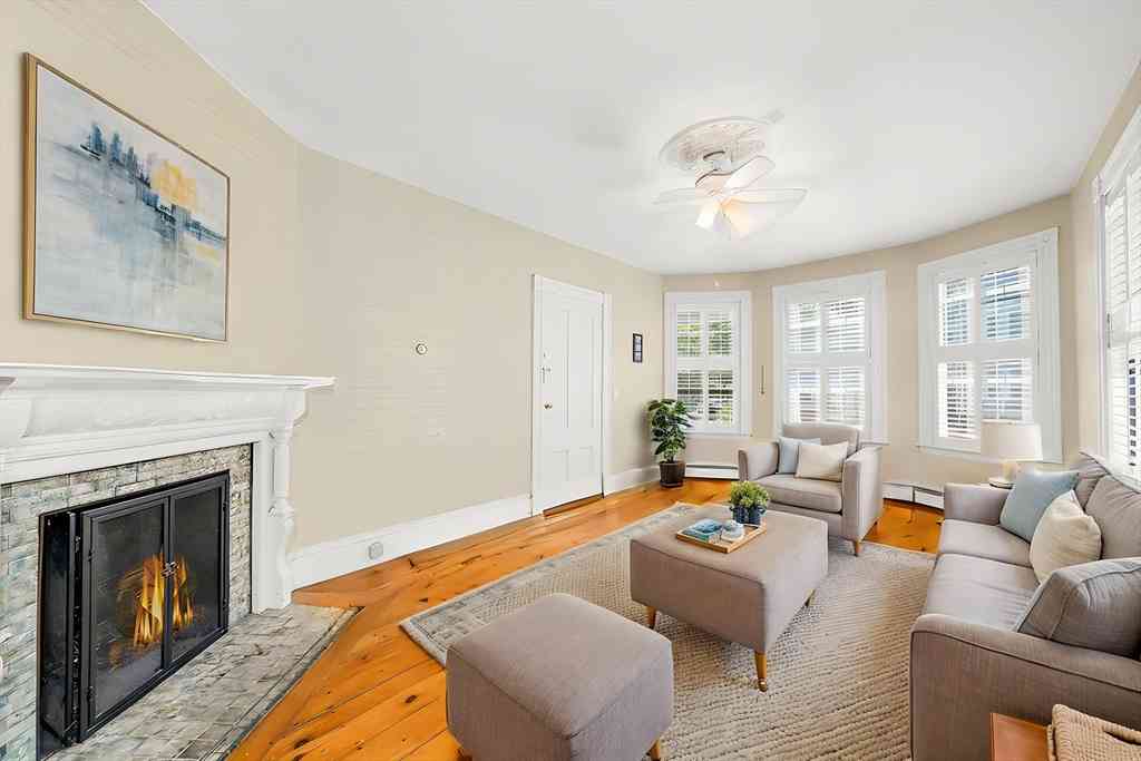 Condo For Sale - 146 North St #1<br/> Salem, MA 01970