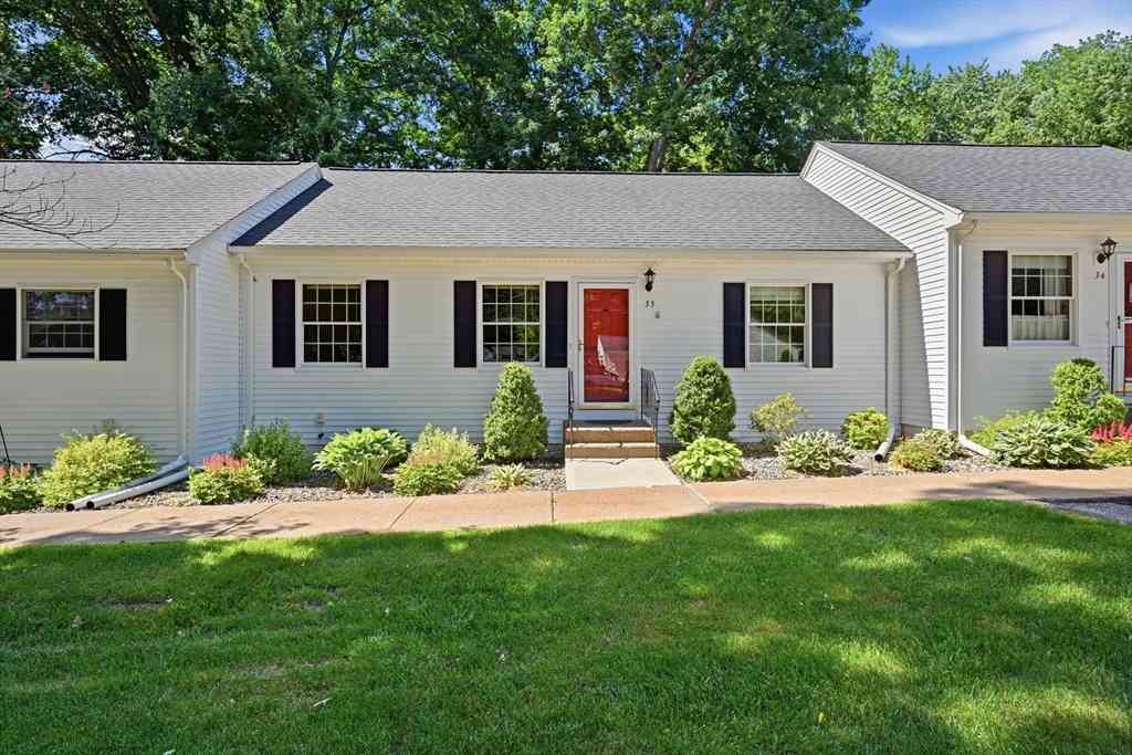 Condo For Sale - 35 Rosewood Ln #35<br/> Southwick, MA 01077