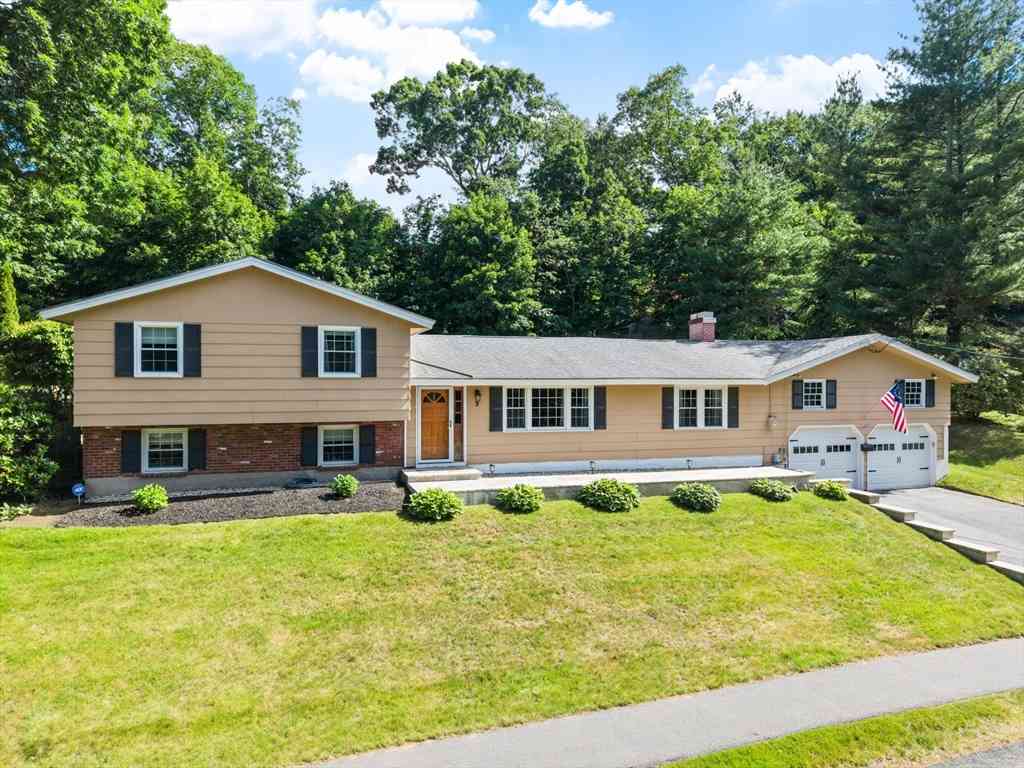 Homes For Sale - 9 Brookbridge Rd<br/> Essex County, Peabody, MA 01960