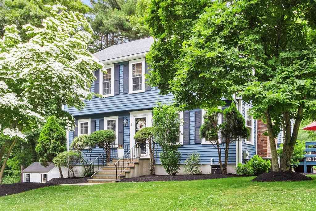 Homes For Sale - 1 Castle Rd<br/> Medway, MA 02053