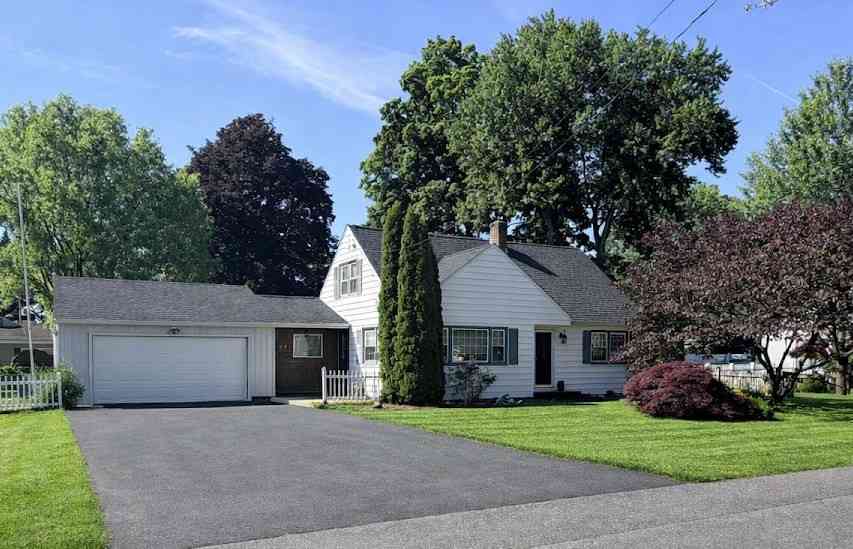 Homes For Sale - 69 Lealand Avenue<br/> Agawam, MA 01001