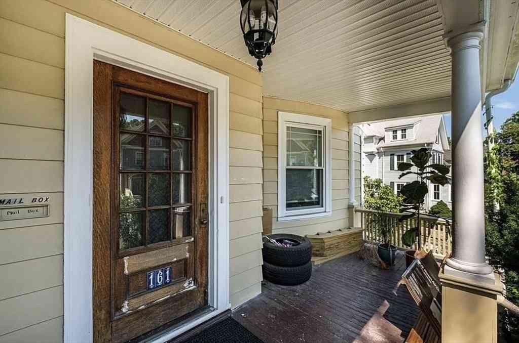 Apartment For Rent - 161 Walnut St #1<br/> Newton, MA 02460
