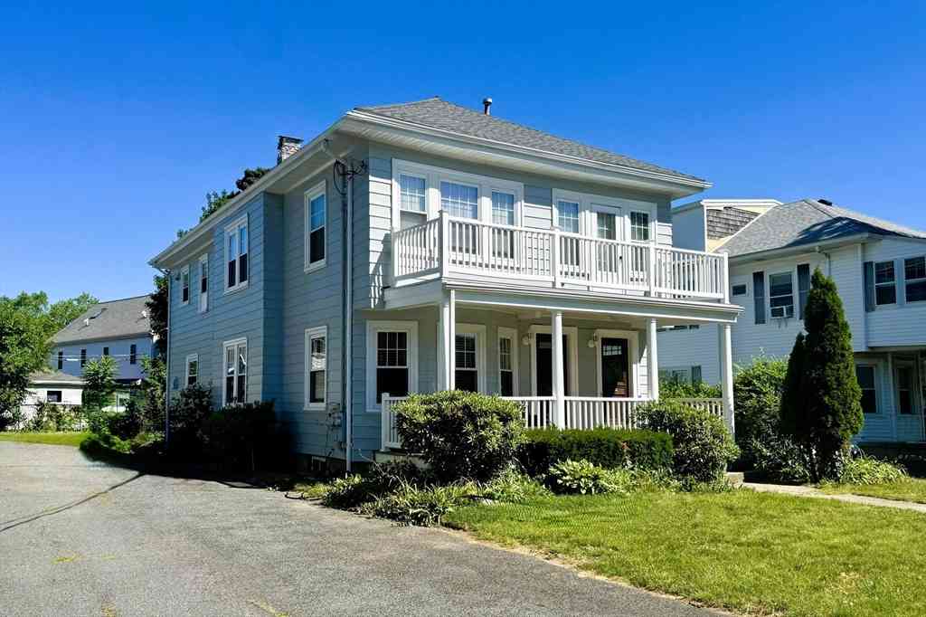 Condo For Sale - 1581 Washington St #1<br/> Newton, MA 02465