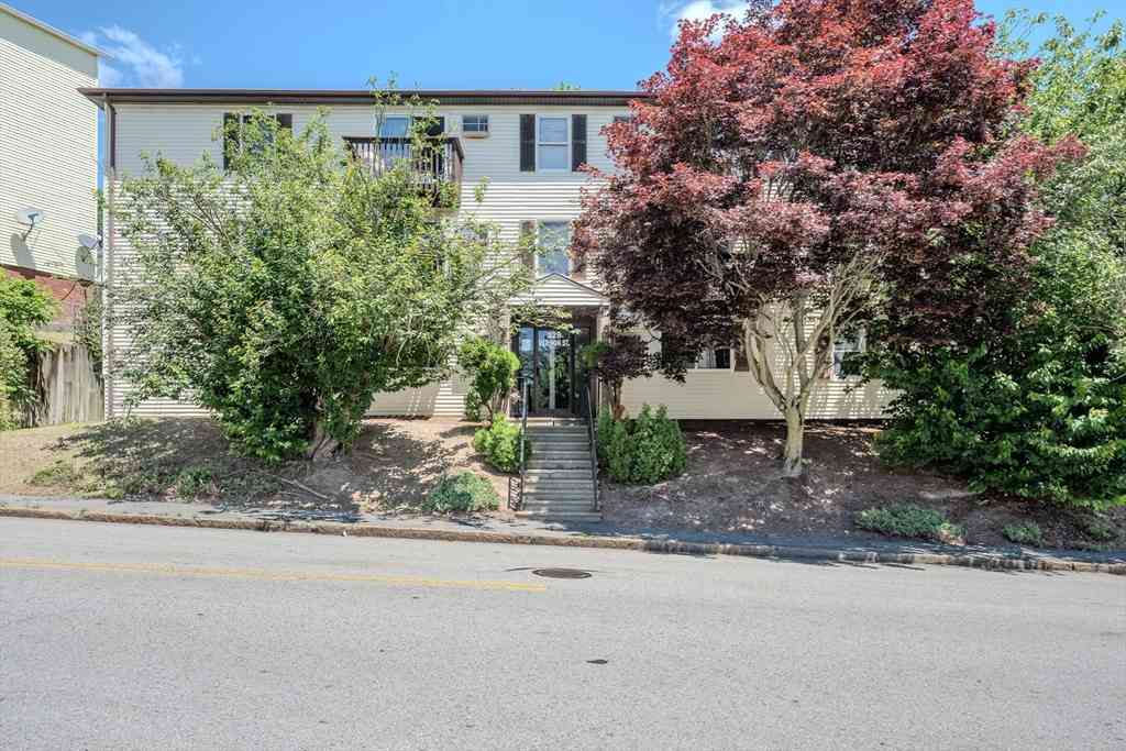 Condo For Sale - 229 Vernon St #3<br/> Worcester, MA 01607