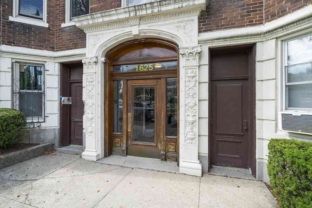 Condo For Rent - 1625 Commonwealth Ave #18<br/> Boston, MA 02135