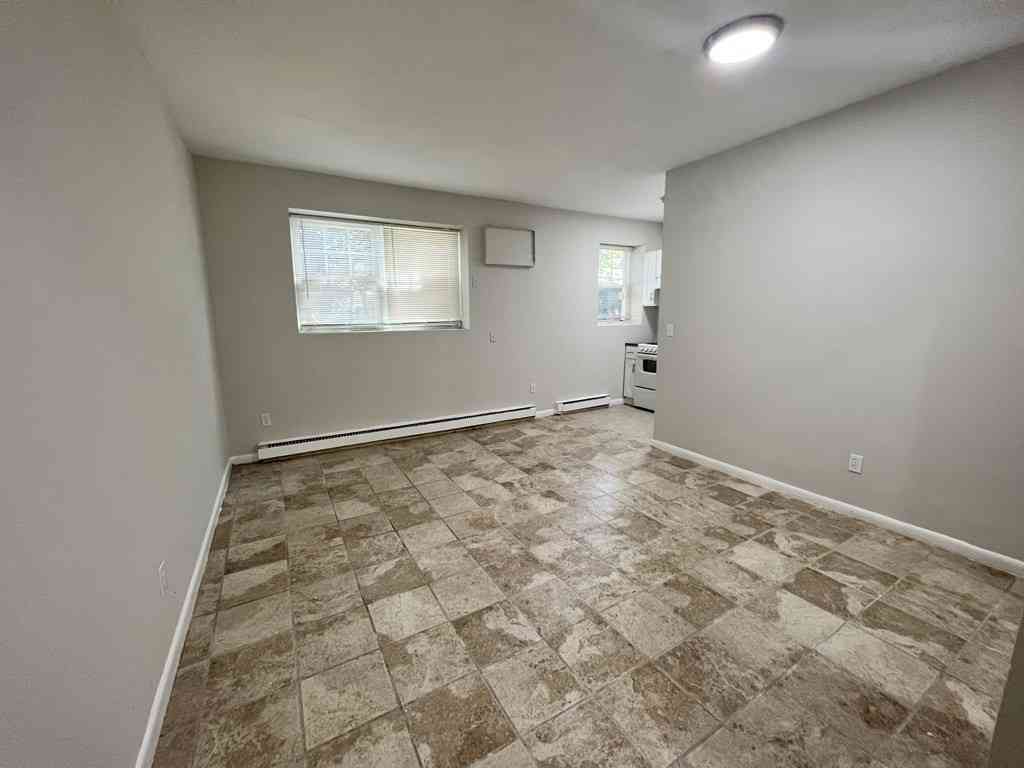 Apartment For Rent - 5 Beaver Park Rd #1<br/> Framingham, MA 01702