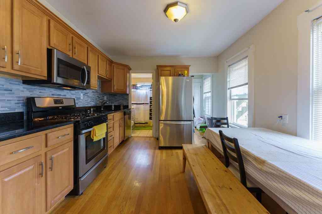 Condo For Rent - 94 Cushing St #4<br/> Waltham, MA 02453