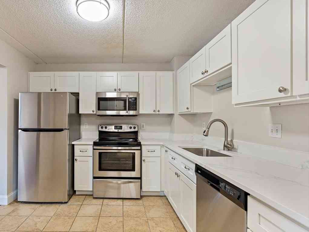 Condo For Rent - 200 Cove Way #217<br/> Quincy, MA 02169
