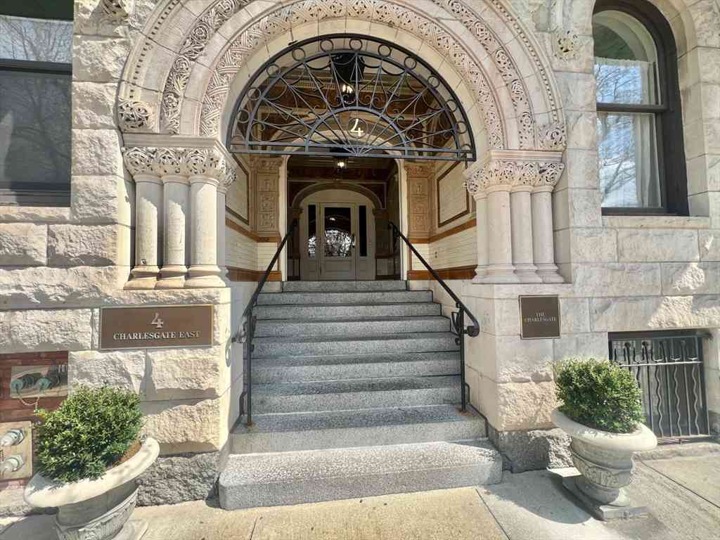 Condo For Rent - 4 Charlesgate East #402<br/> Boston, MA 02115