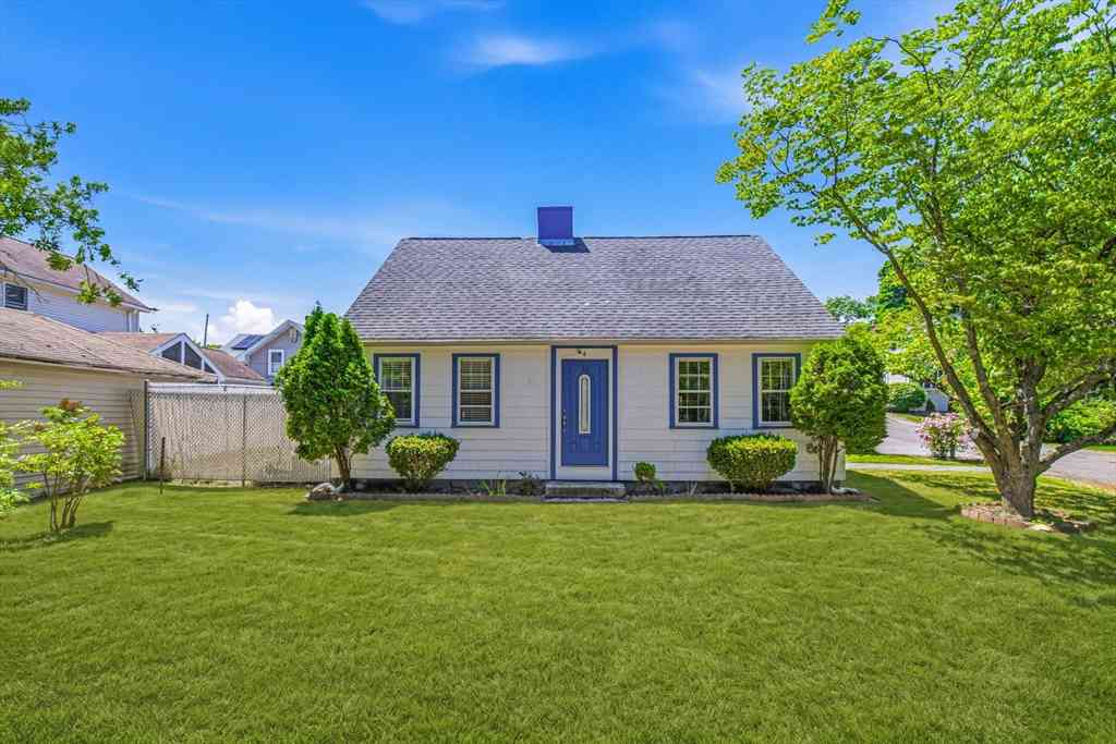 Homes For Sale - 4 Newhall Ave<br/> Essex County, Saugus, MA 01906