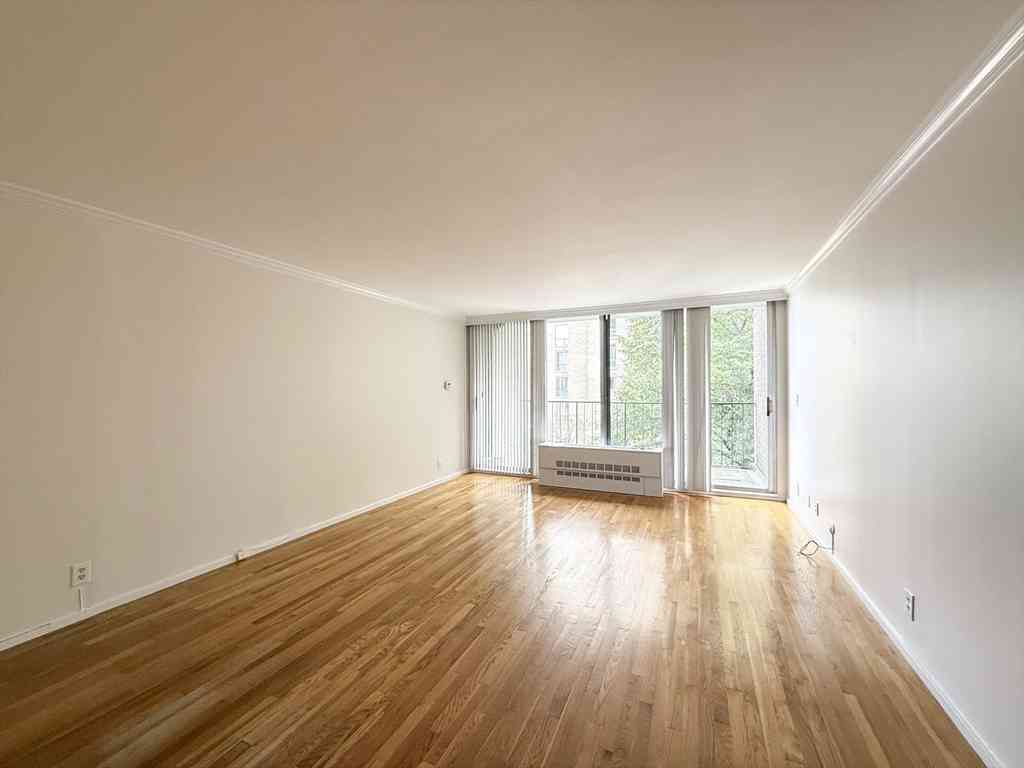 Condo For Rent - 99 Pond Ave #400<br/> Brookline, MA 02445