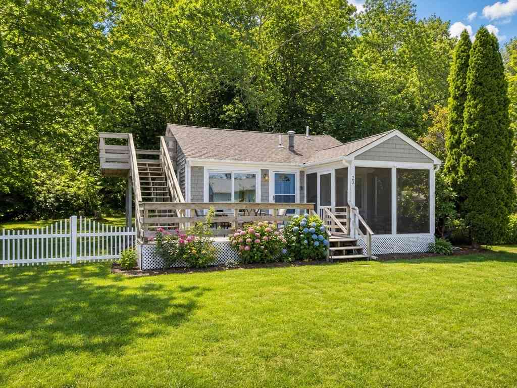 Homes For Sale - 23 Brians Way<br/> Plymouth, MA 02360