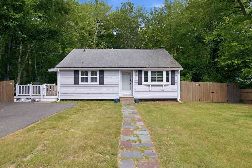 Homes For Sale - 82 12th Ave<br/> Brockton, MA 02302