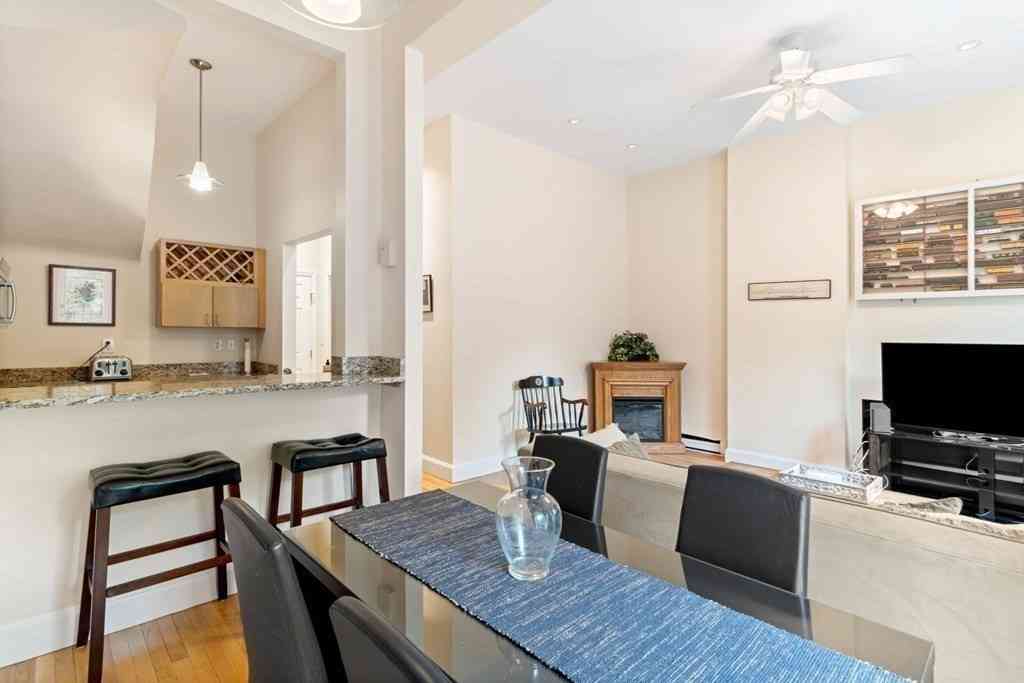 Condo For Rent - 8 Greenwich Park #2-FURNISHED<br/> Boston, MA 02118