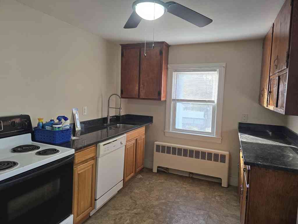Apartment For Rent - 79 Wilson Ave #3<br/> Framingham, MA 01702