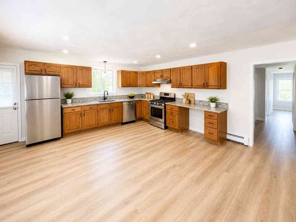 Apartment For Rent - 28 South Ave #1<br/> Bristol County, Attleboro, MA 02703