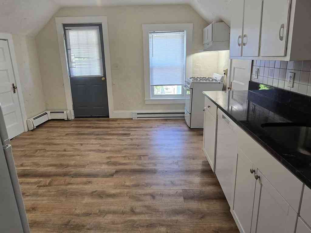 Apartment For Rent - 347 Hollis Street #4<br/> Framingham, MA 01702