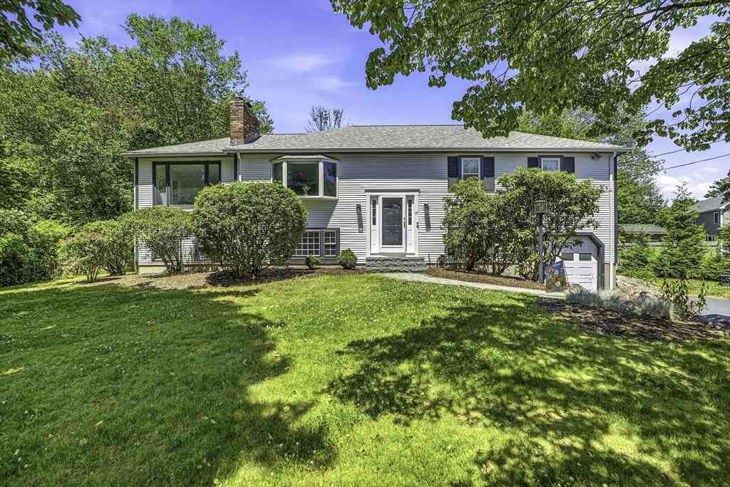 Homes For Sale - 17 Eric Ln<br/> North Attleboro, MA 02760