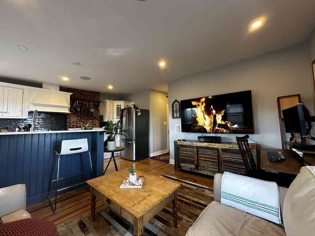 Apartment For Rent - 10 Pompeii Street #3<br/> Boston, MA 02119