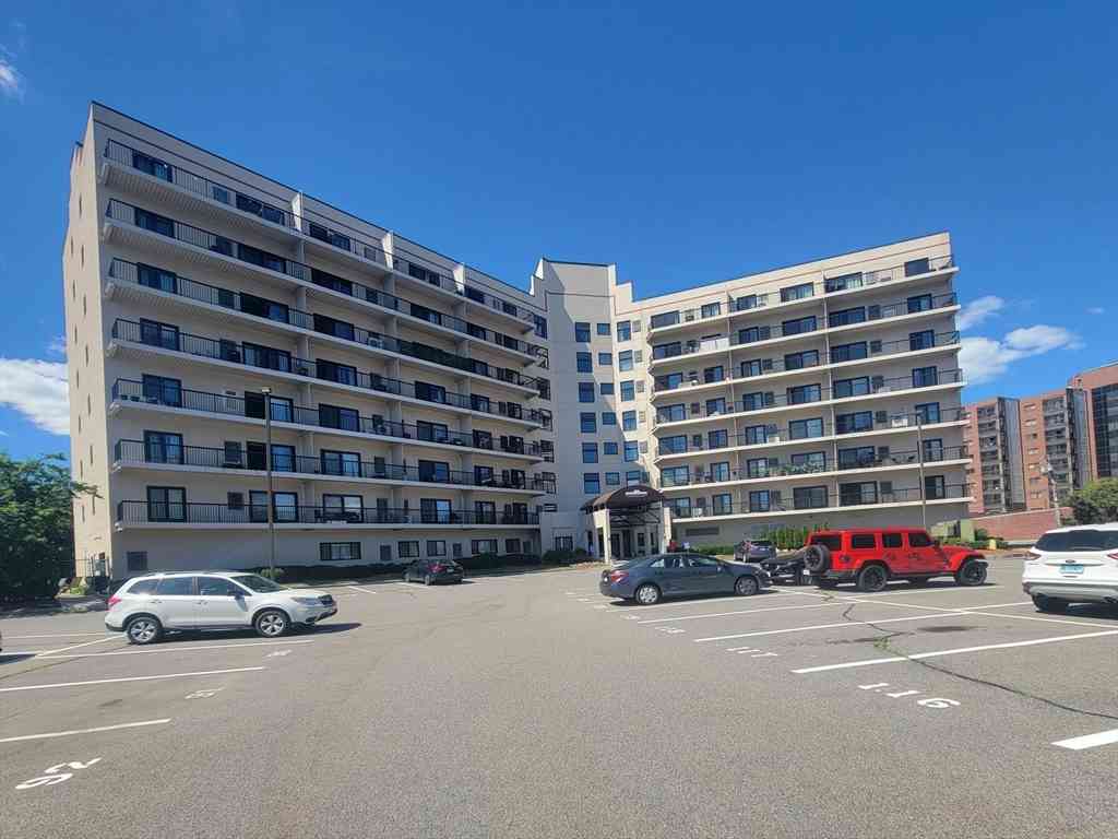 Condo For Sale - 133 Commander Shea Blvd #504<br/> Quincy, MA 02171