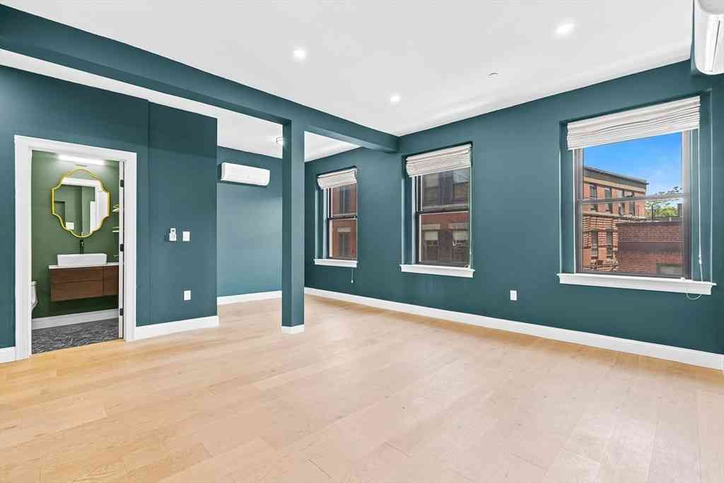 Condo For Sale - 166 Salem St #8<br/> Boston, MA 02113