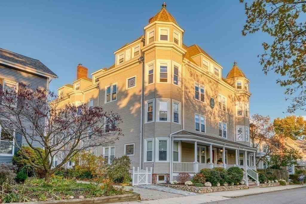 Apartment For Rent - 173 Davis St #4<br/> Brookline, MA 02445