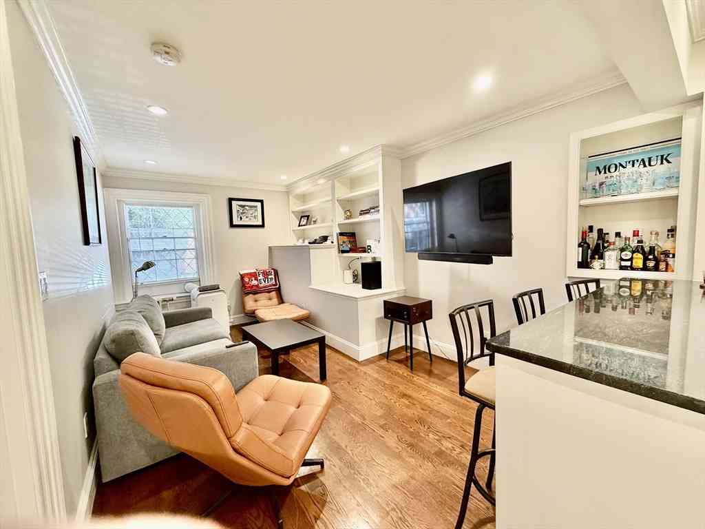 Apartment For Rent - 20 Lime Street #3<br/> Boston, MA 02108