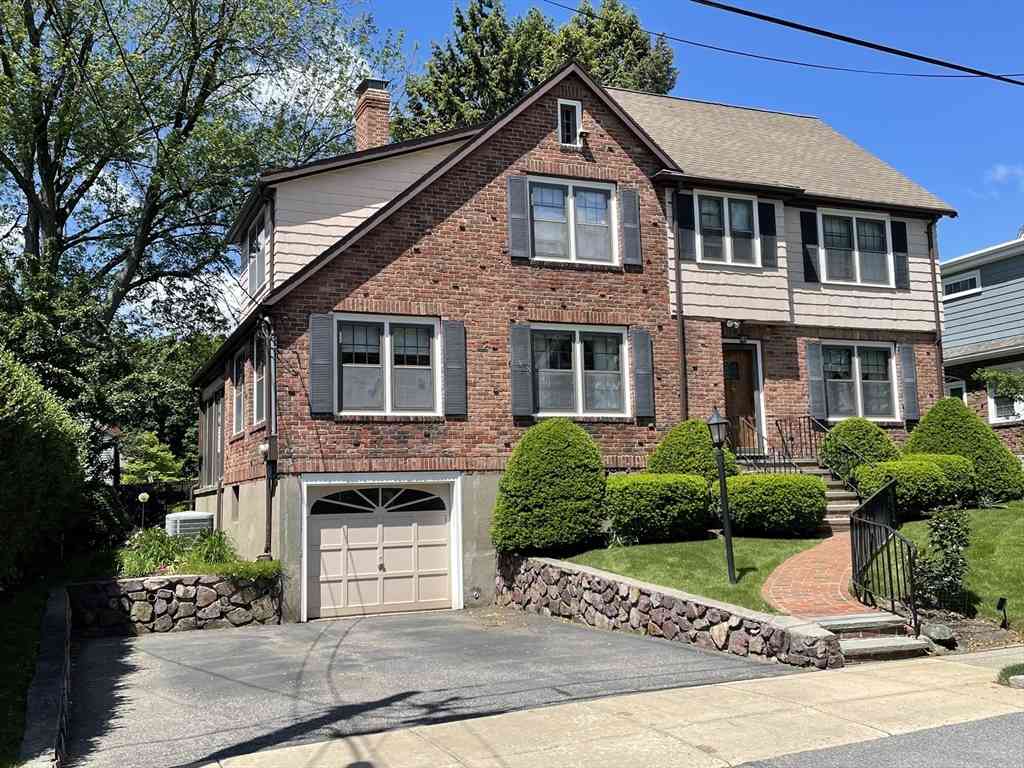 Homes For Rent - 23 Richardson Rd<br/> Belmont, MA 02478
