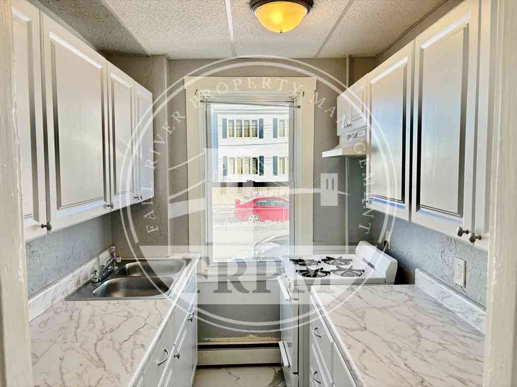 Apartment For Rent - 121-129 Fulton St. #1N<br/> Bristol County, Fall River, MA 02720