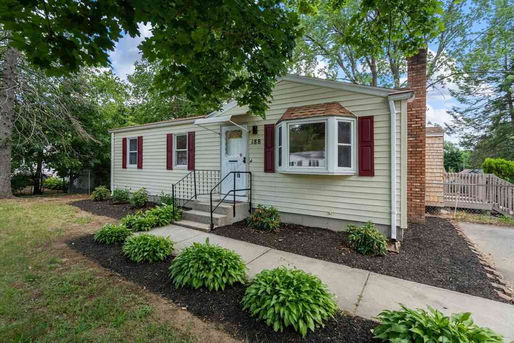 Homes For Sale - 188 Moss Rd<br/> Springfield, MA 01119