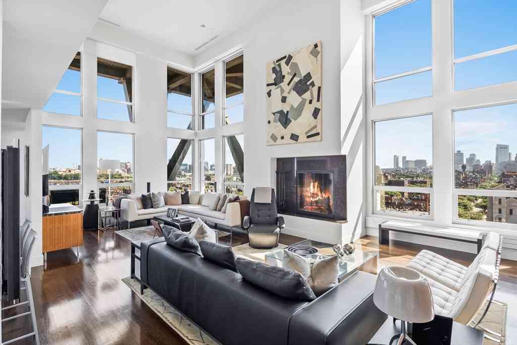 Condo For Sale - 360 Newbury Street #810<br/> Boston, MA 02115